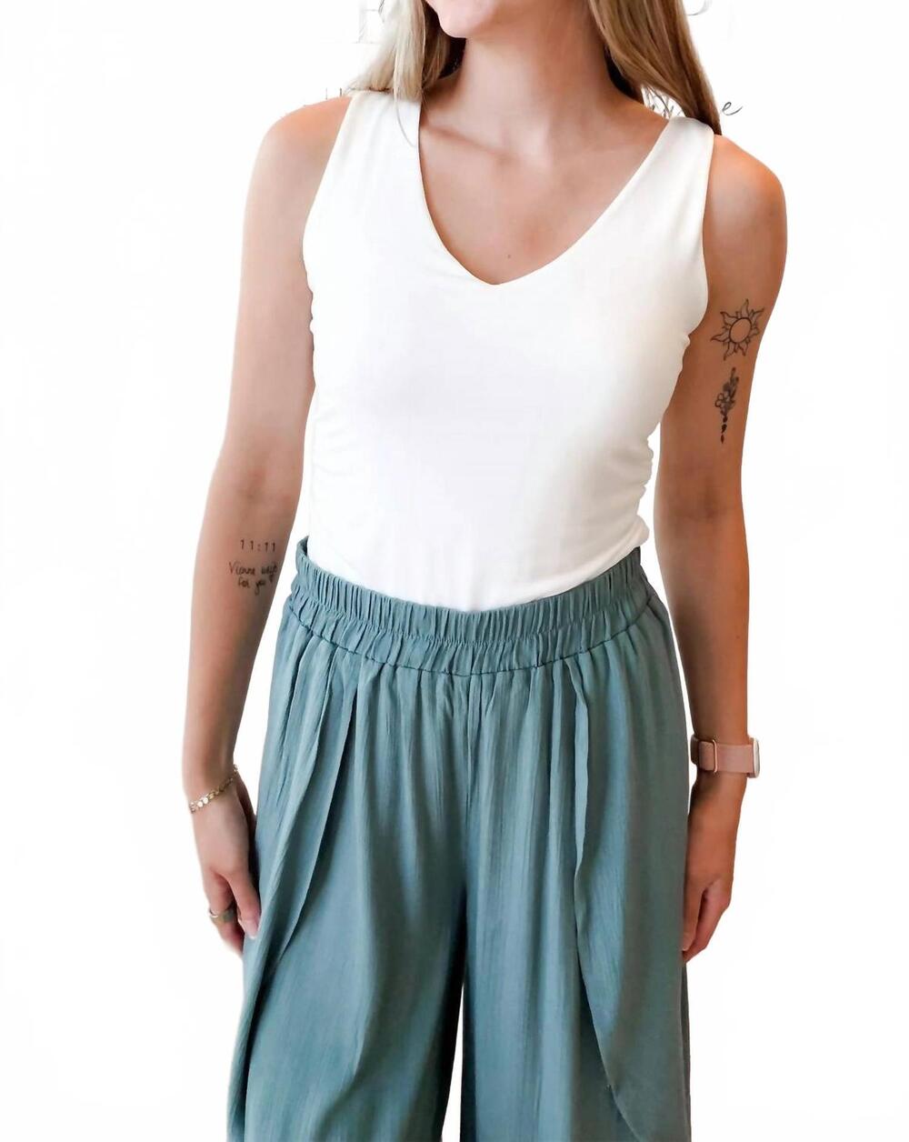 NEW WASABI + MINT dierdra side ruched v-neck tank top in ivory